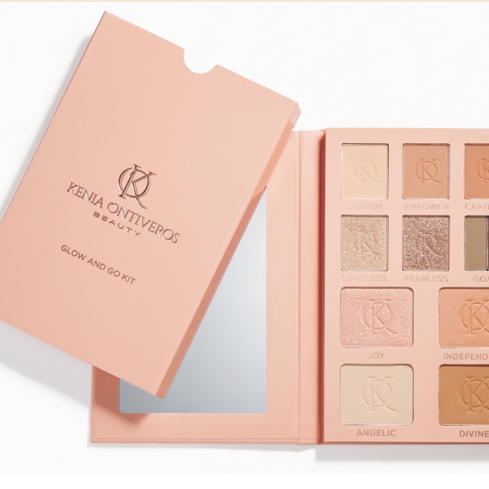 NIB Kenia Ontiveros Glow And Go Kit - Picture 7 of 8